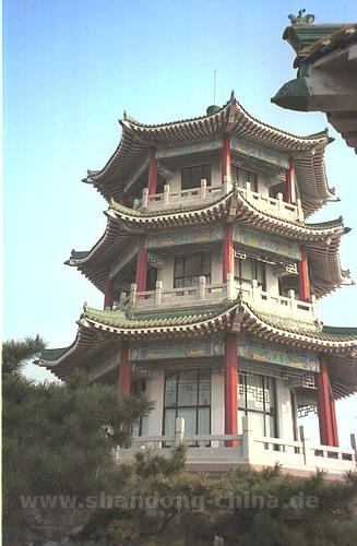 Chinesische Pagode in Qingdao, China.