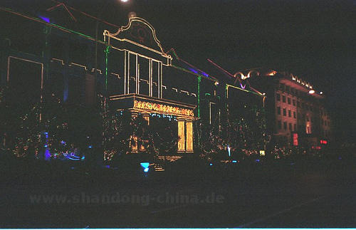 Qingdao bei Nacht